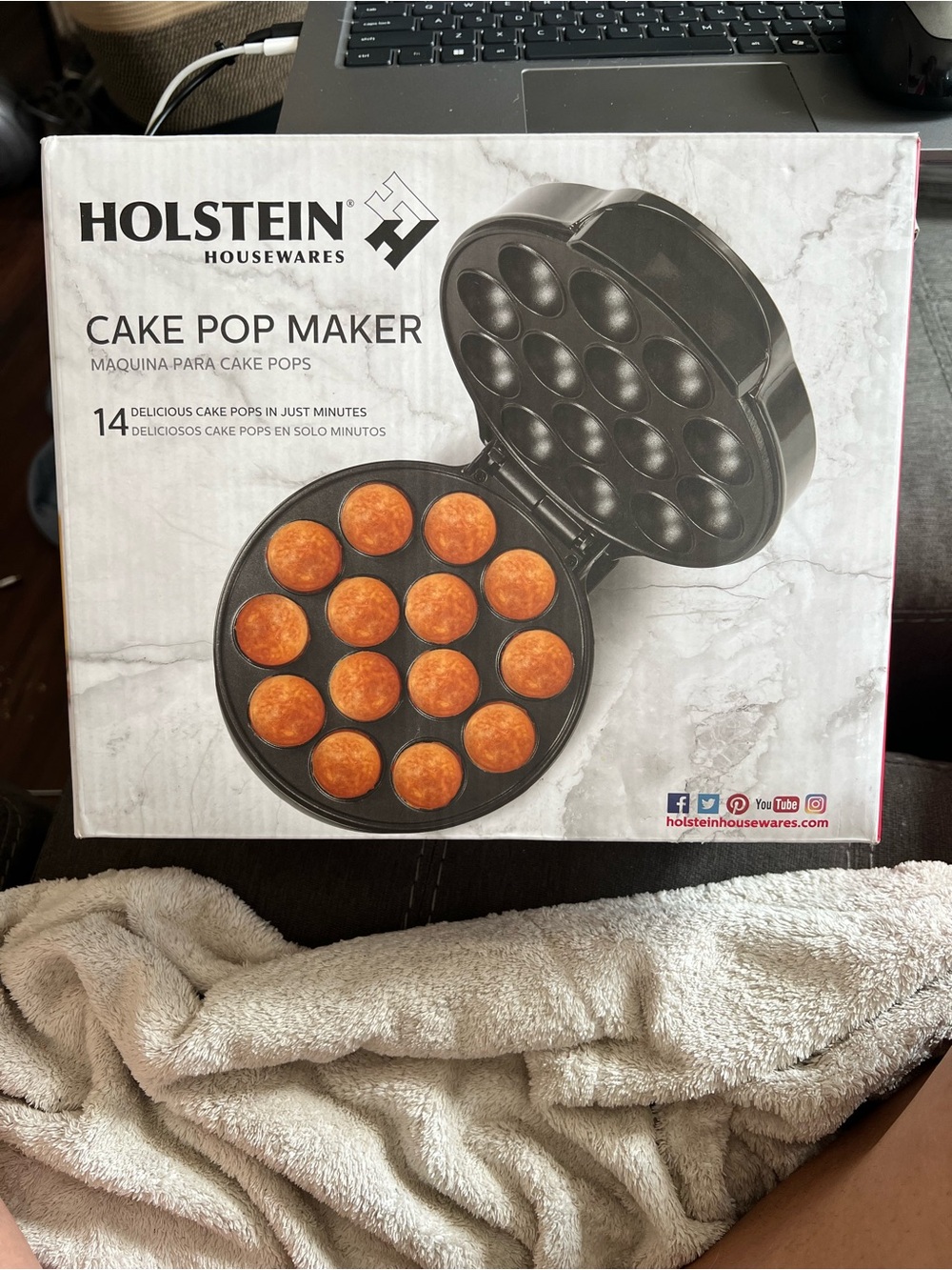 Black 14-Piece Cake Pop Maker